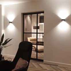 sfeerfoto wandlamp HUDSON zwart Artdelight